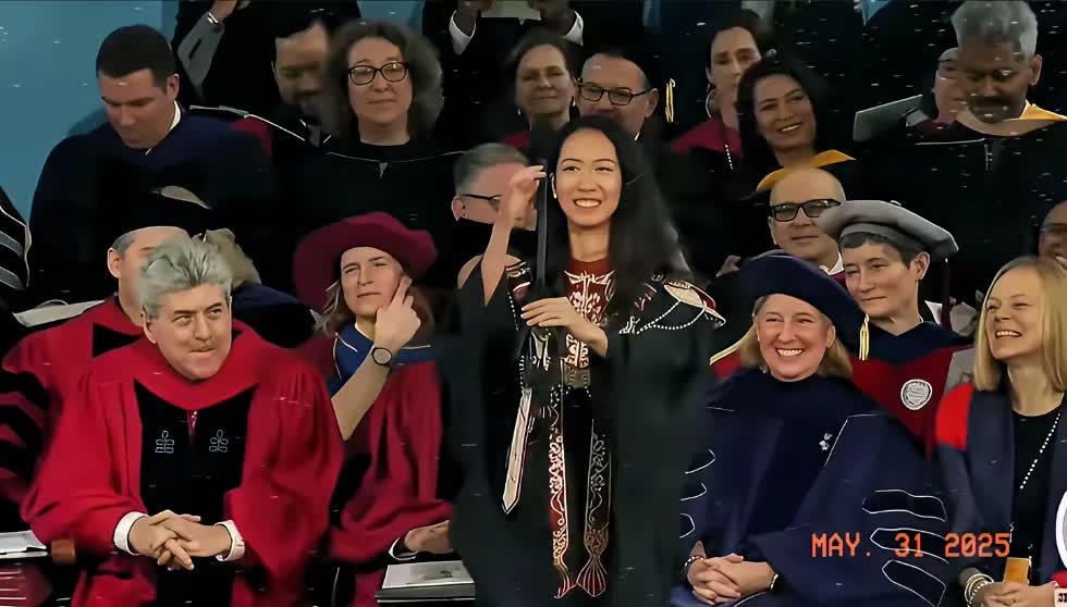 哈佛毕业典礼炸场！中国姑娘用一台洗衣机，把全球人讲破防了！家人们谁懂啊！