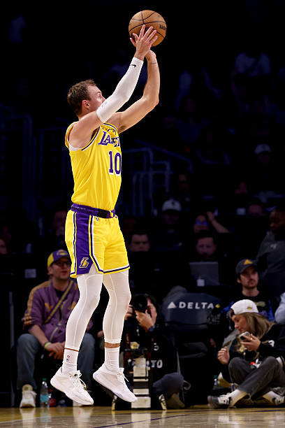 雷迪克今天接受采访，谈到了昨天在发展联盟表现出色，砍下25分6篮板2盖帽的蒂耶罗