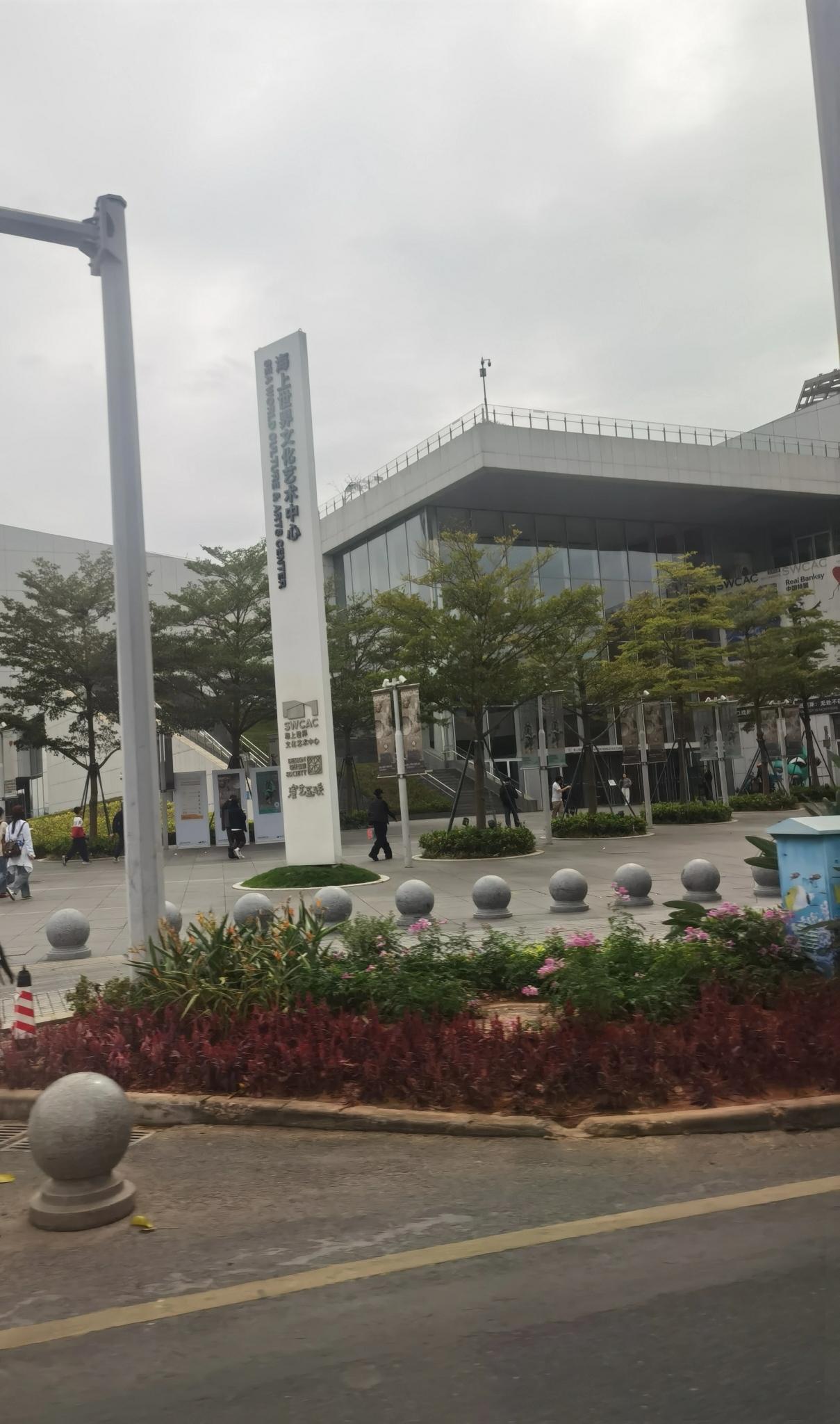 什么专业好就业？目前来说沒有哪个专业是容易就业的。一个客户的侄女今年某211