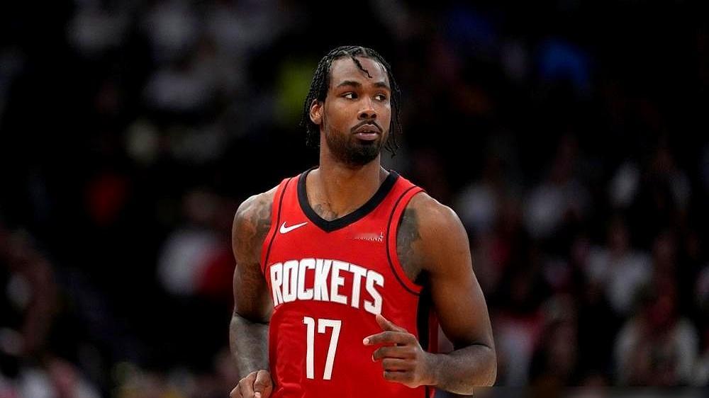 塔里·伊森拒绝火箭全额保障续约后，这赛季数据彻底崩了。他原本想去市场试水