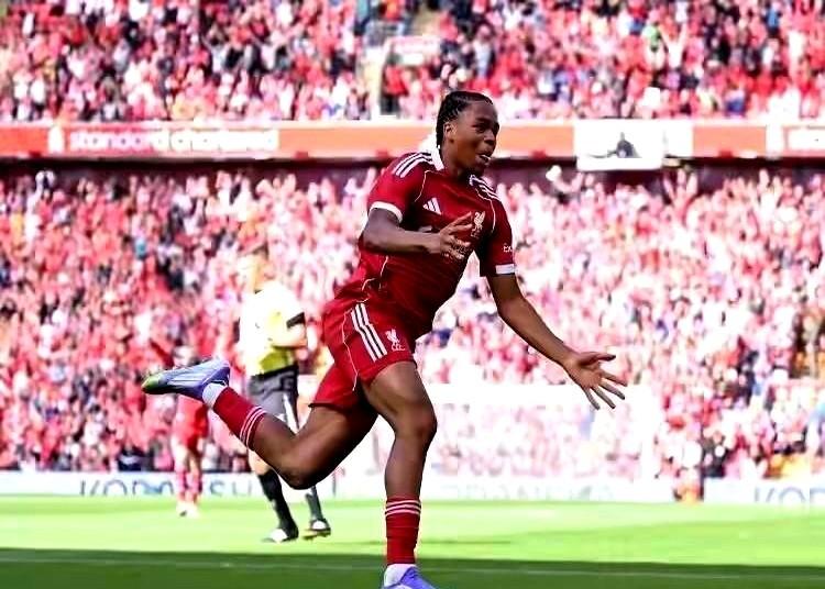 谁能想到，利物浦U21在联赛里踢得风生水起，可一线队的大门却好像焊死了。斯洛