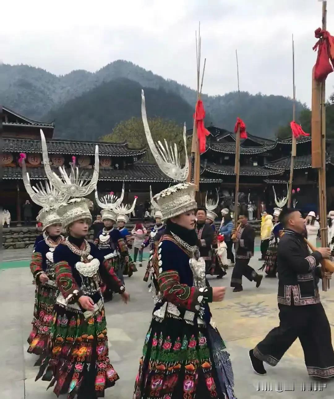 去贵州感受下套路也是种体验！前段时间，我错峰去贵州旅游，本想着避开人流，享受