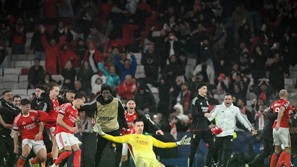 足球赛事综合报道