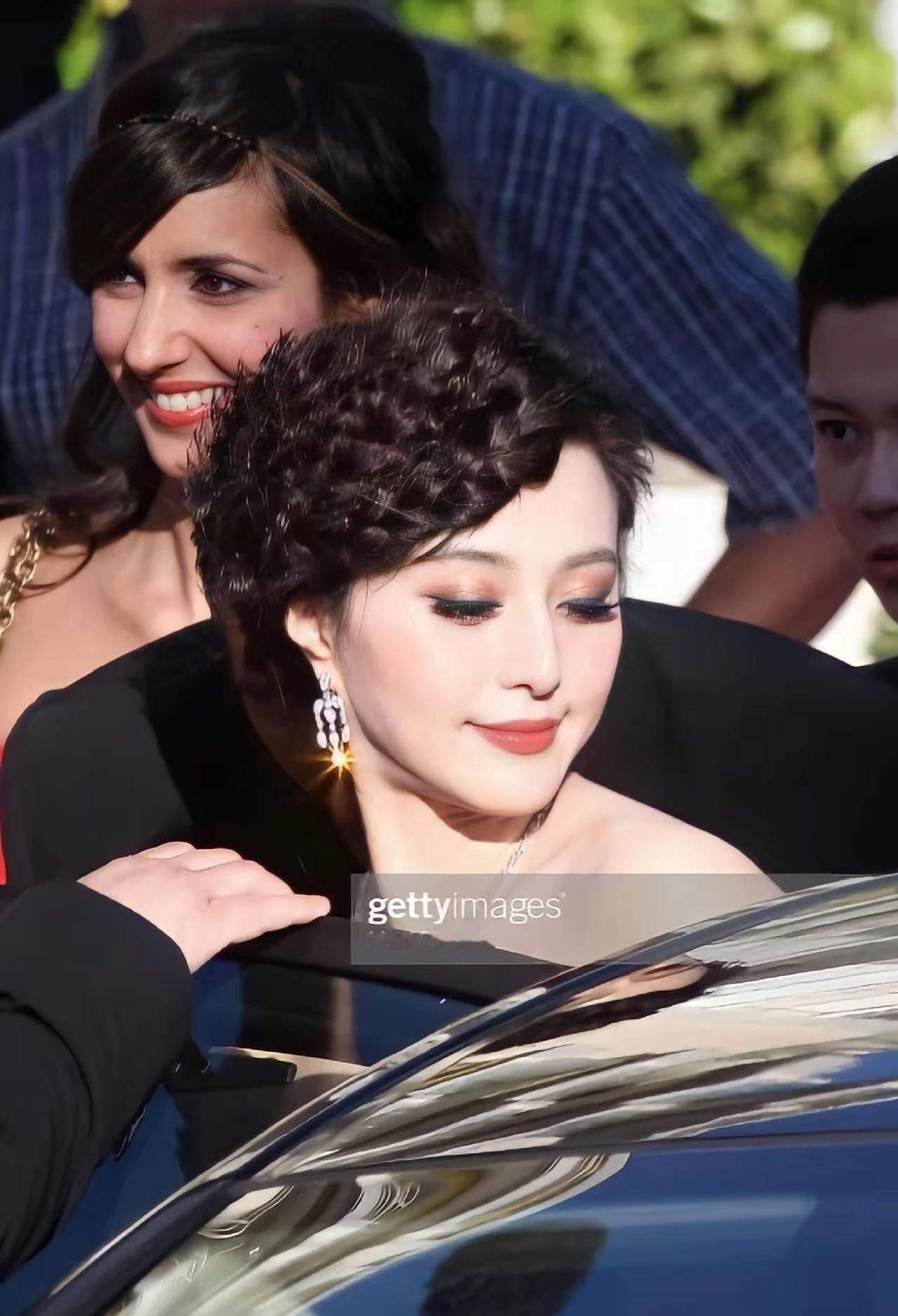 真美女不吃妆造，不必高颅顶，不必直角肩，不必极致瘦