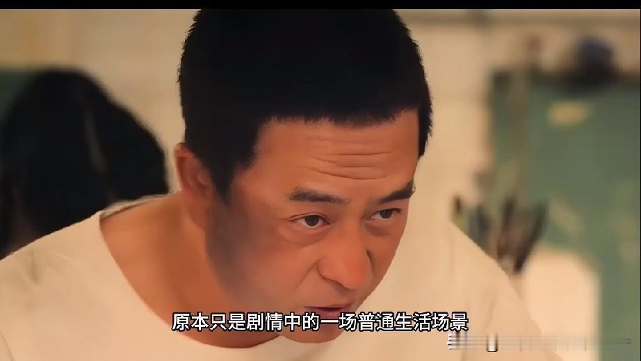 张嘉益和于和伟是近十年荧幕上最火的两位男演员，近几年于和伟风头更劲，张嘉益有些过