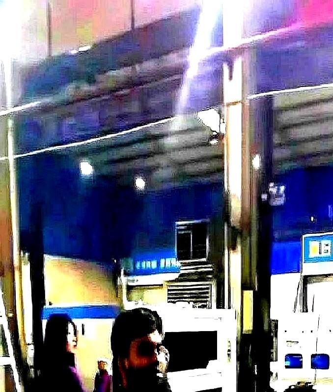 外贸人最烦无效社交！办公室里椅子越少，订单反而越实在。外贸圈流传着这么一条潜