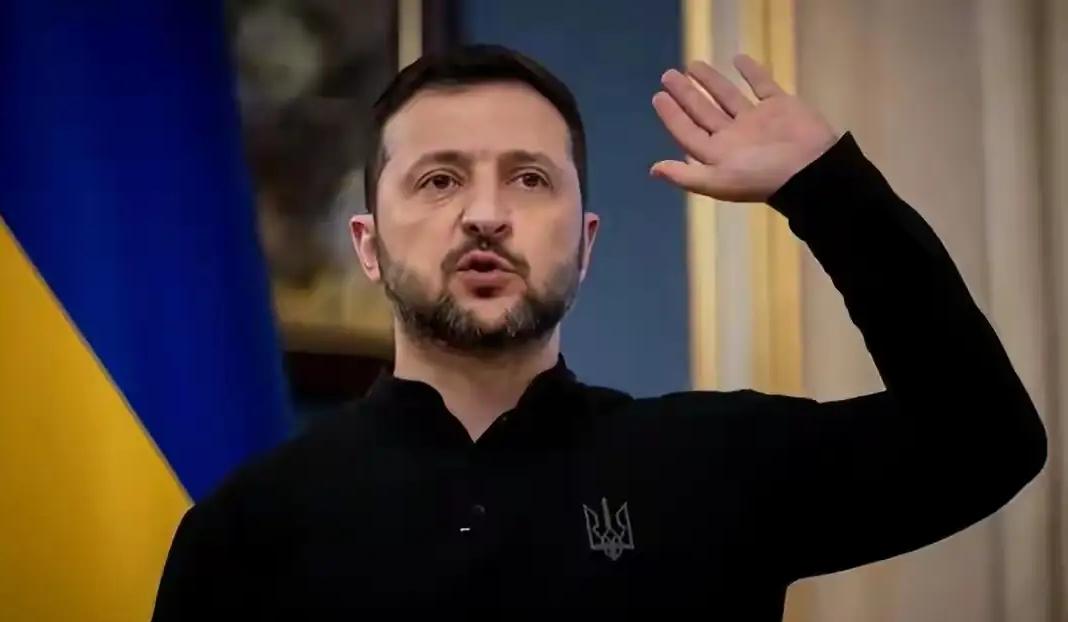 泽连斯基还没见到特朗普，但他已经收到噩耗；普京穿上军装，宣布一个重大决定！1