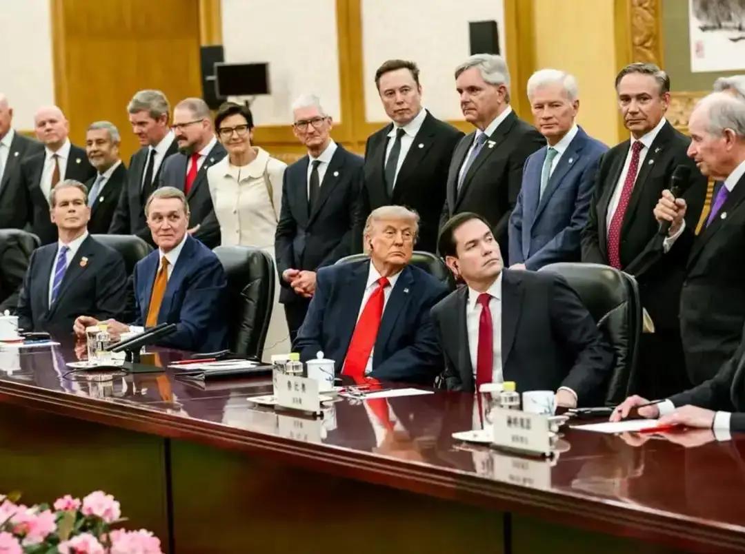 怎样理解“一个社会最难治的是官，不是民”这句话呢？俗话说，社会难治理，根源不在百