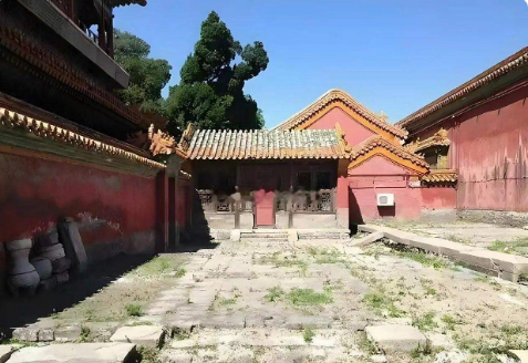 不要被电视剧骗了，这才是真实的冷宫，住一个月不抑郁才怪呢。