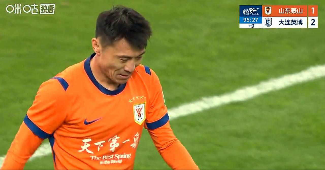 滑天下之大稽！球队0-2落后，连续换上后卫，且还有一名即将退役的老将！这不仅