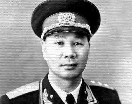 傅作义宣布起义时，四位兵团司令仅两人响应，另两人投靠蒋介石后遭遇了什么下场？1
