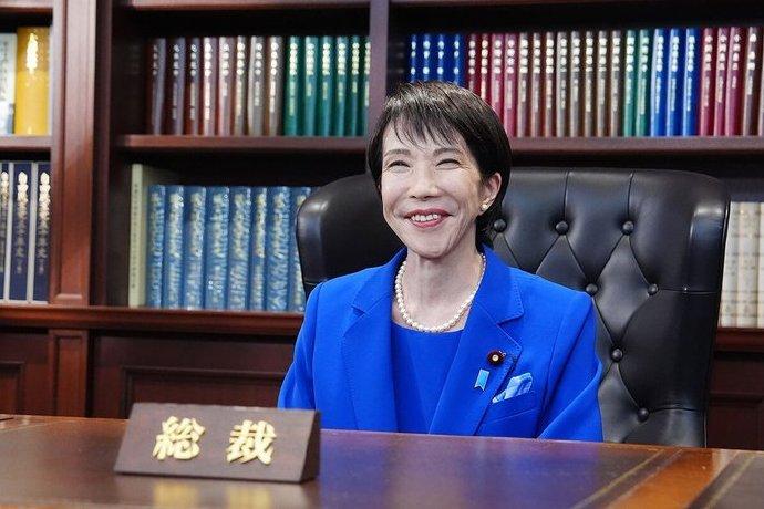 高市早苗如何才能保住自己的总裁之位，避免成为下一个石破茂？她需要哗众取宠。石破