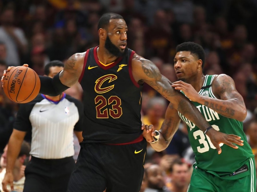 马库斯·斯马特说，季后赛对勒布朗来说是一种“完全不同的心态”：“我很高兴这次站在