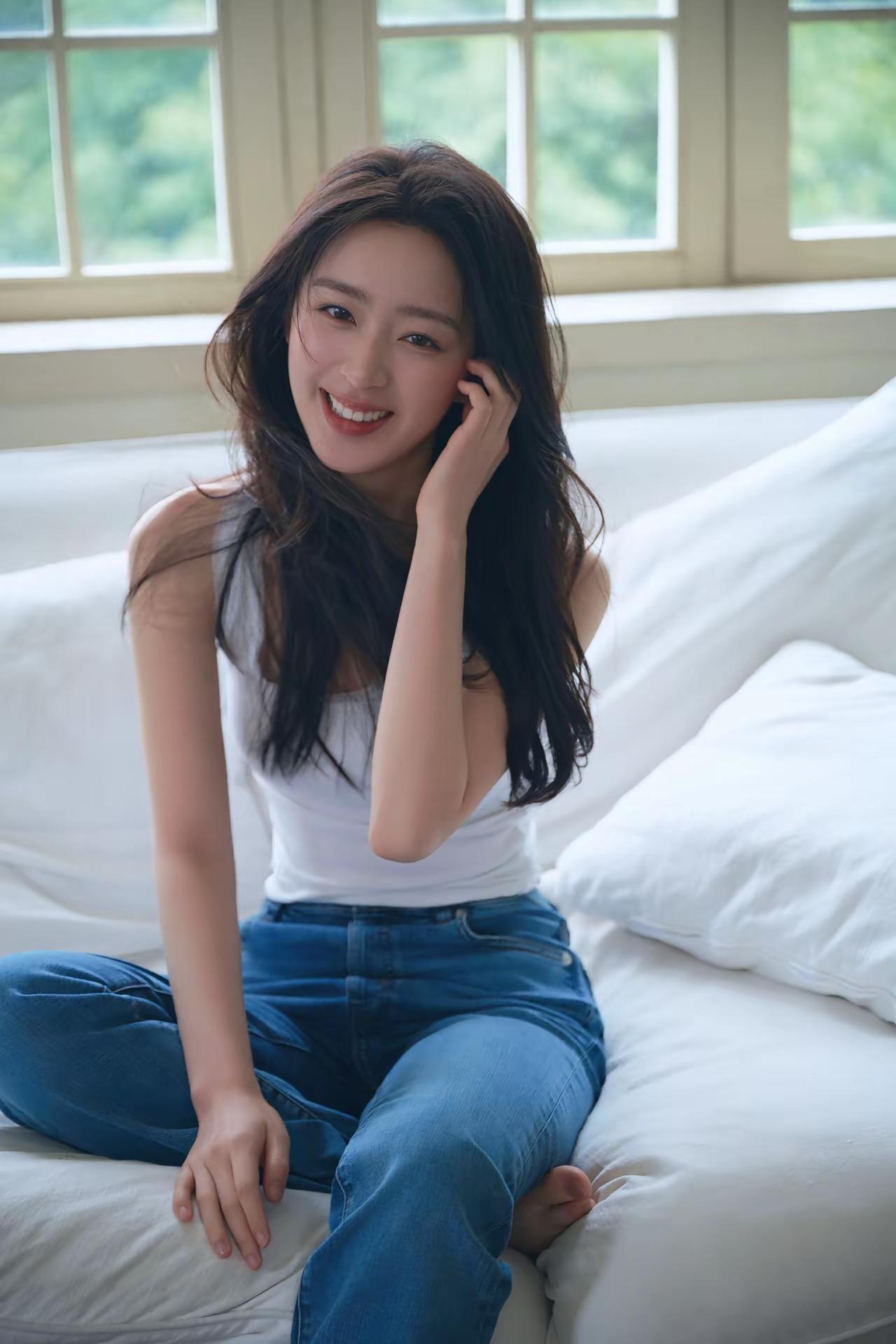 邓恩希，2003年的美丽女演员