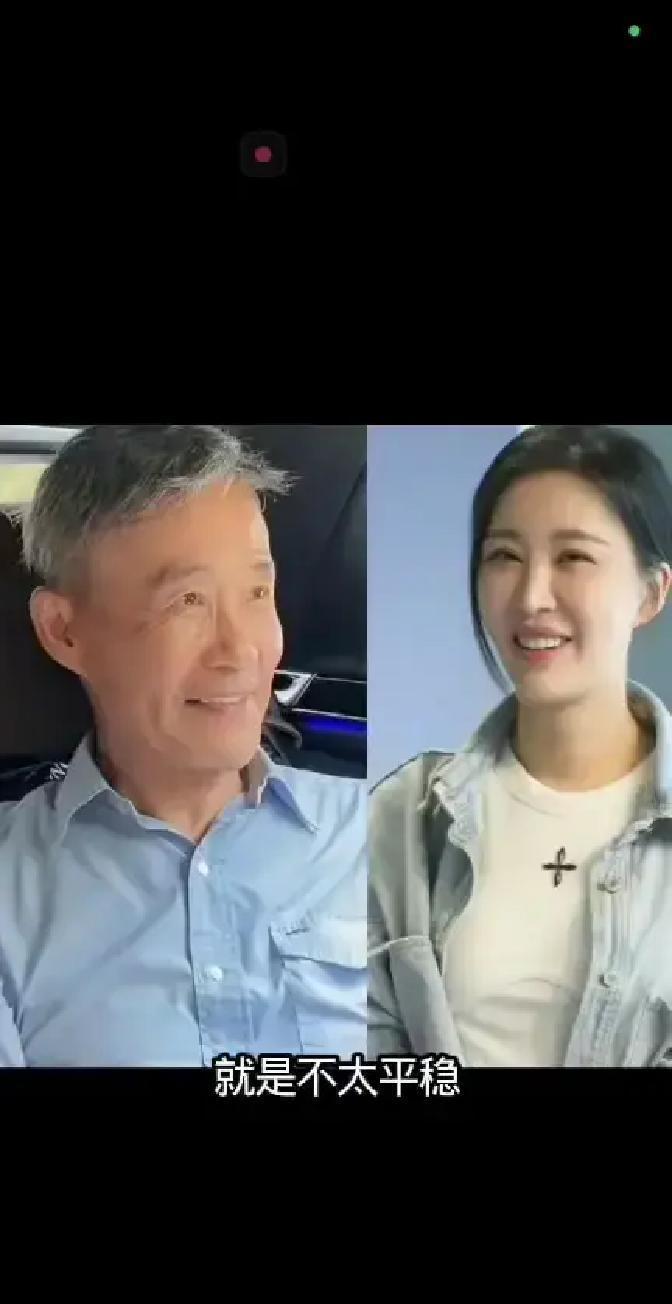 72岁的王石在台上演讲，咳了三次。台下掌声依旧。你仔细看他的行程：本月飞了八