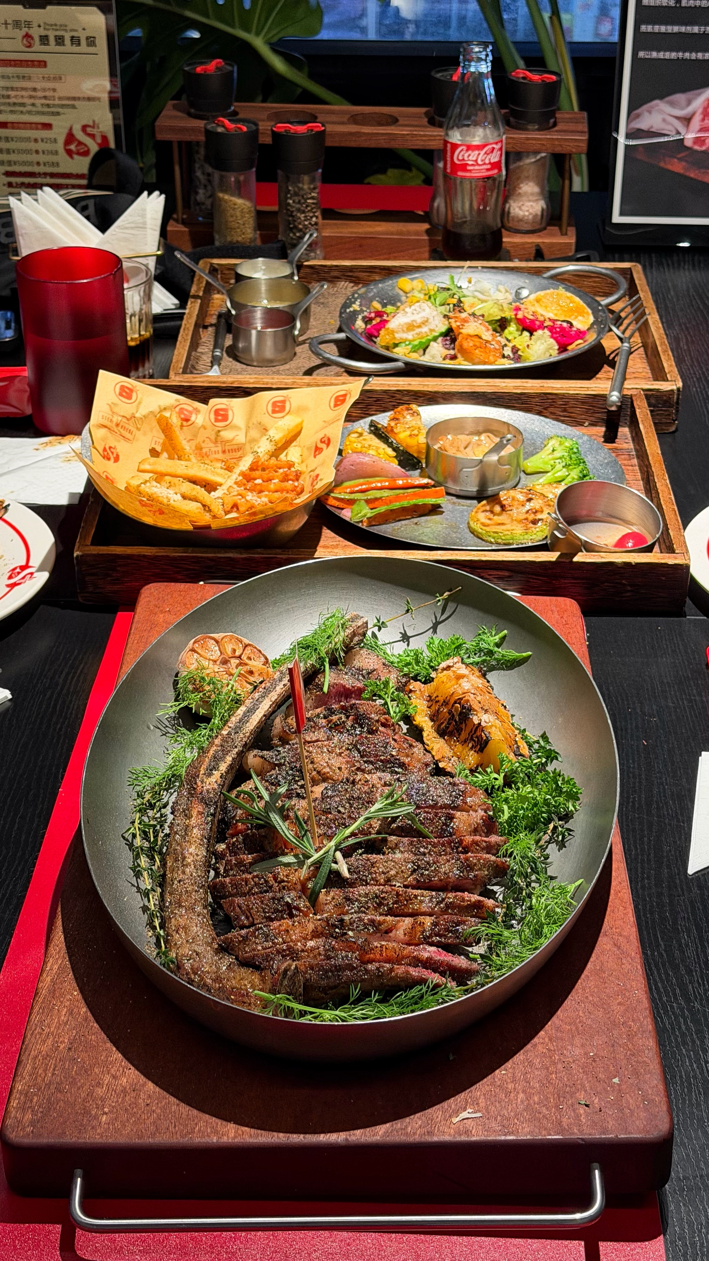 成都美食我在成都吃了近10年的牛排宝藏店🥩2017年第一次走进这栋公寓这家隐