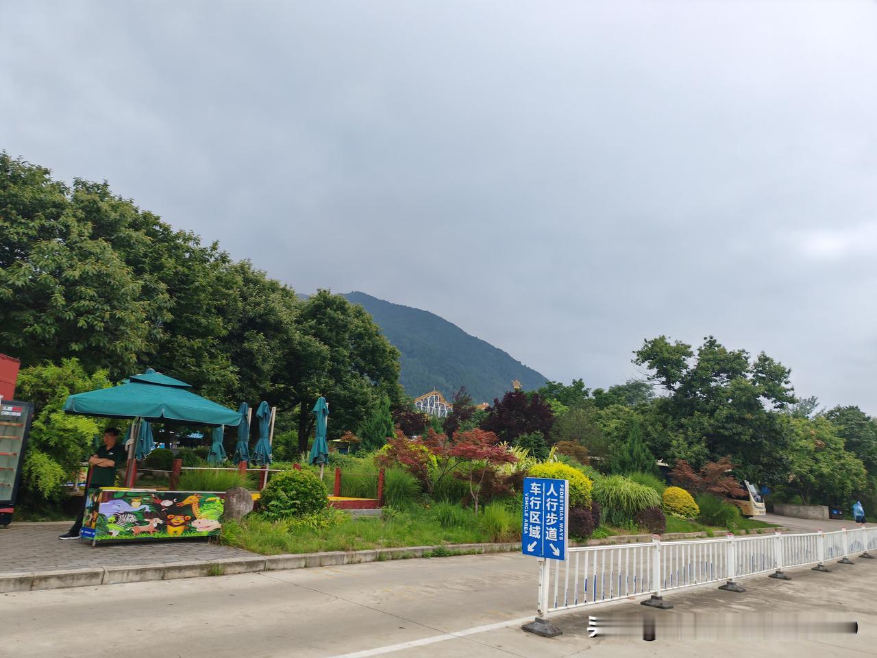 退休后选择西安定居的几点考量告别数十年忙碌的工作生涯，我最终决定在西安定居