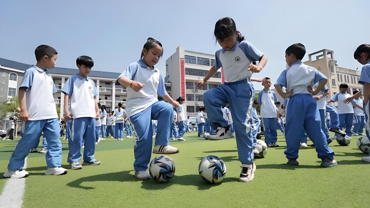 义务教育延长至12年，全国统一落地可能性大吗？客观分析近期十五五教育规划提