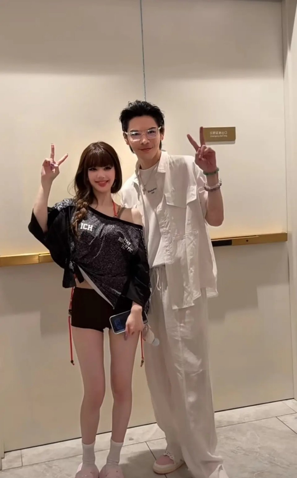赵露思还认识向佐呢​​​