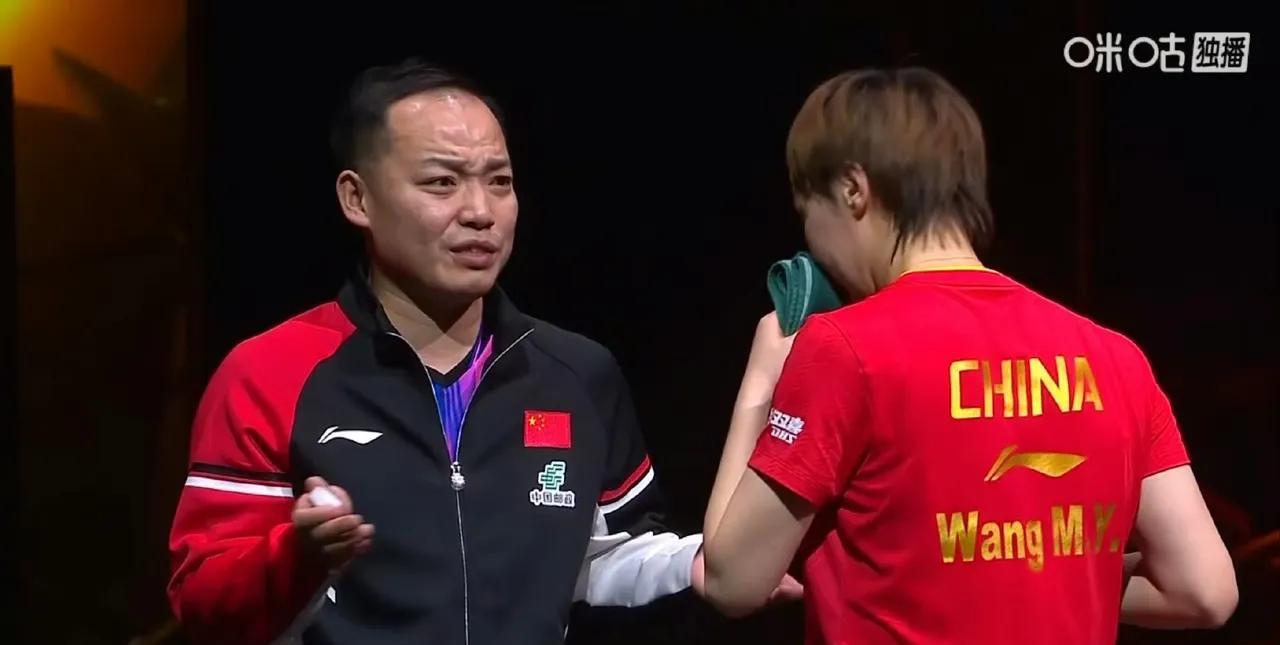 前段时间，有传任皓担任王曼昱主管教练，但似乎不是真的，因为任浩又回国青队去了。