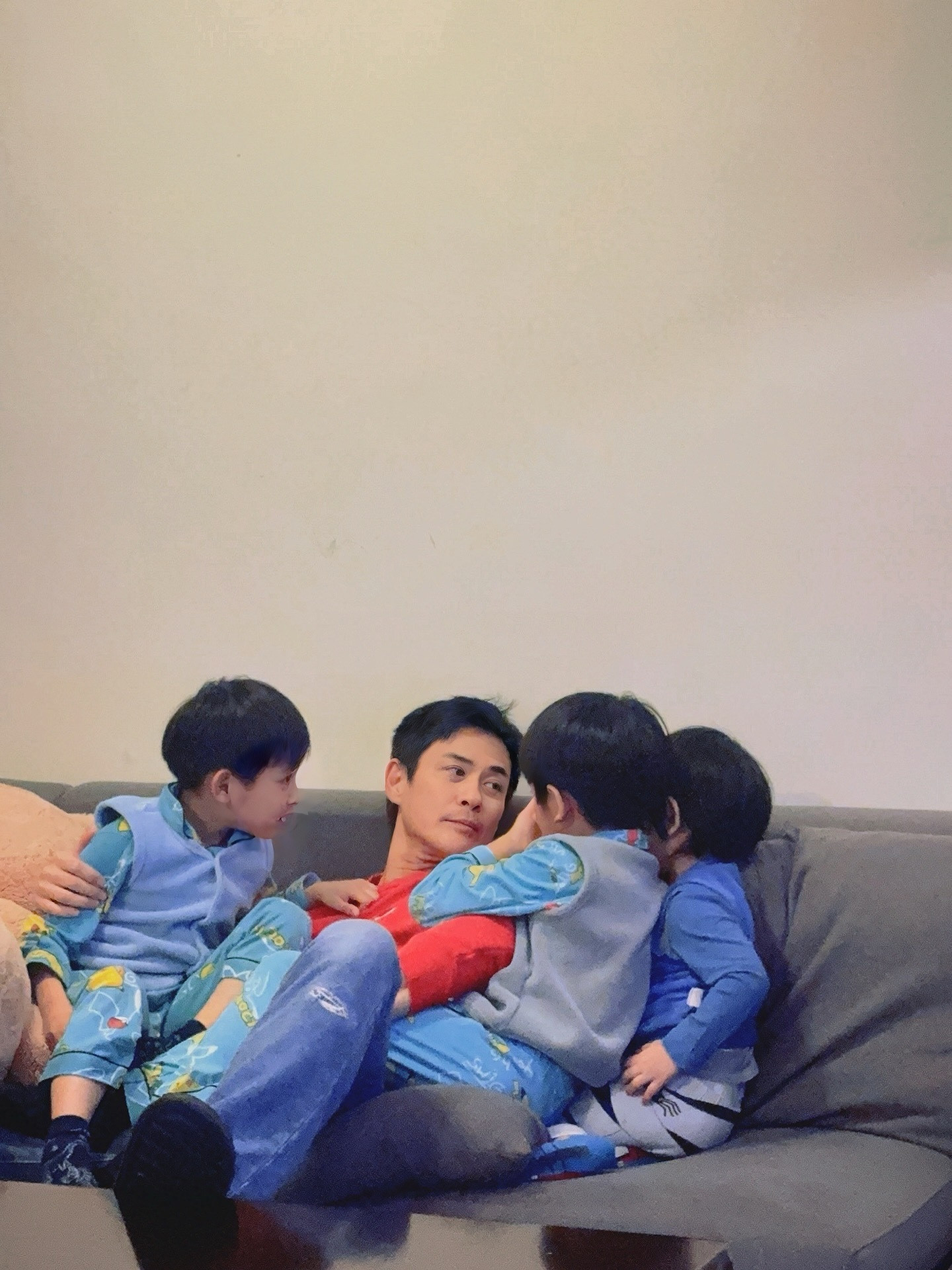 陈凯琳分享家庭照