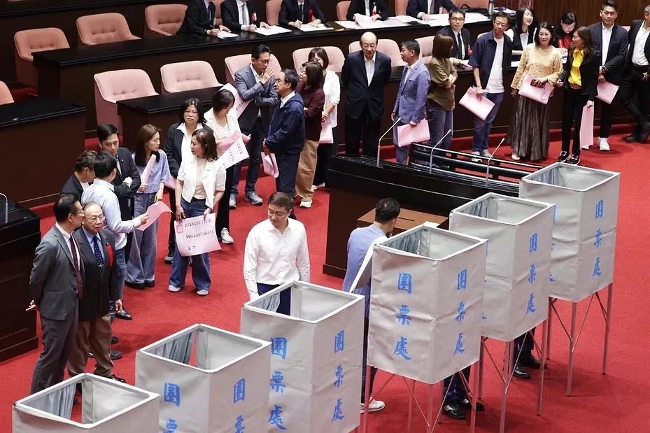 “监察院”人事案全遭封杀27位被提名人皆未过关台“立法院”今天对第七届“监察