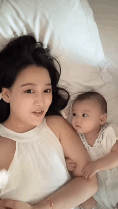 这画面科学都解释不清，太萌了！近日甘肃兰州，一位宝妈想趁一岁宝宝睡觉时拍视频