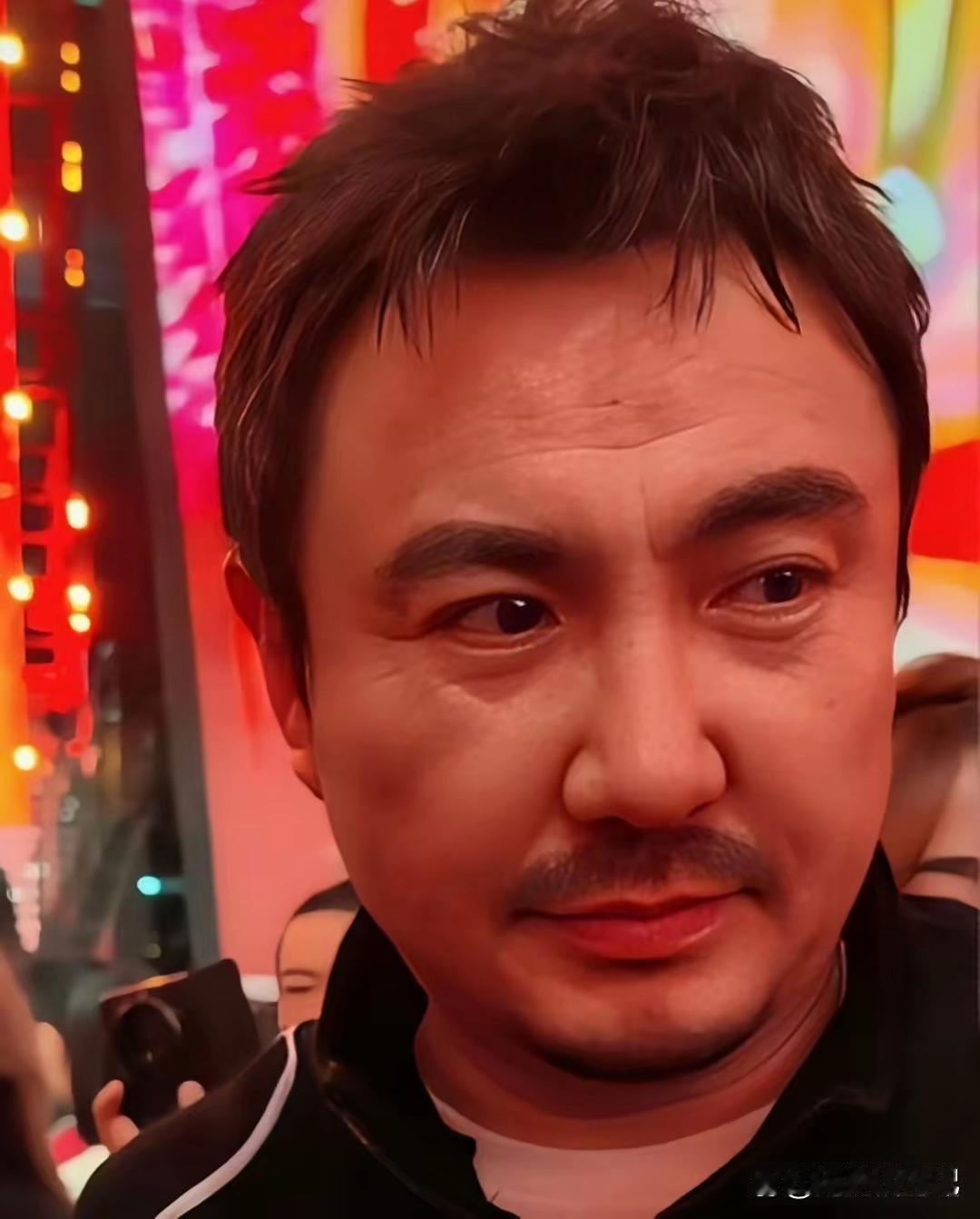 我对玄学一窍不通，但我觉得面相不是看美丑，是一种感觉。林永健尖嘴猴腮三角眼，可面相柔和，看着不奸诈。