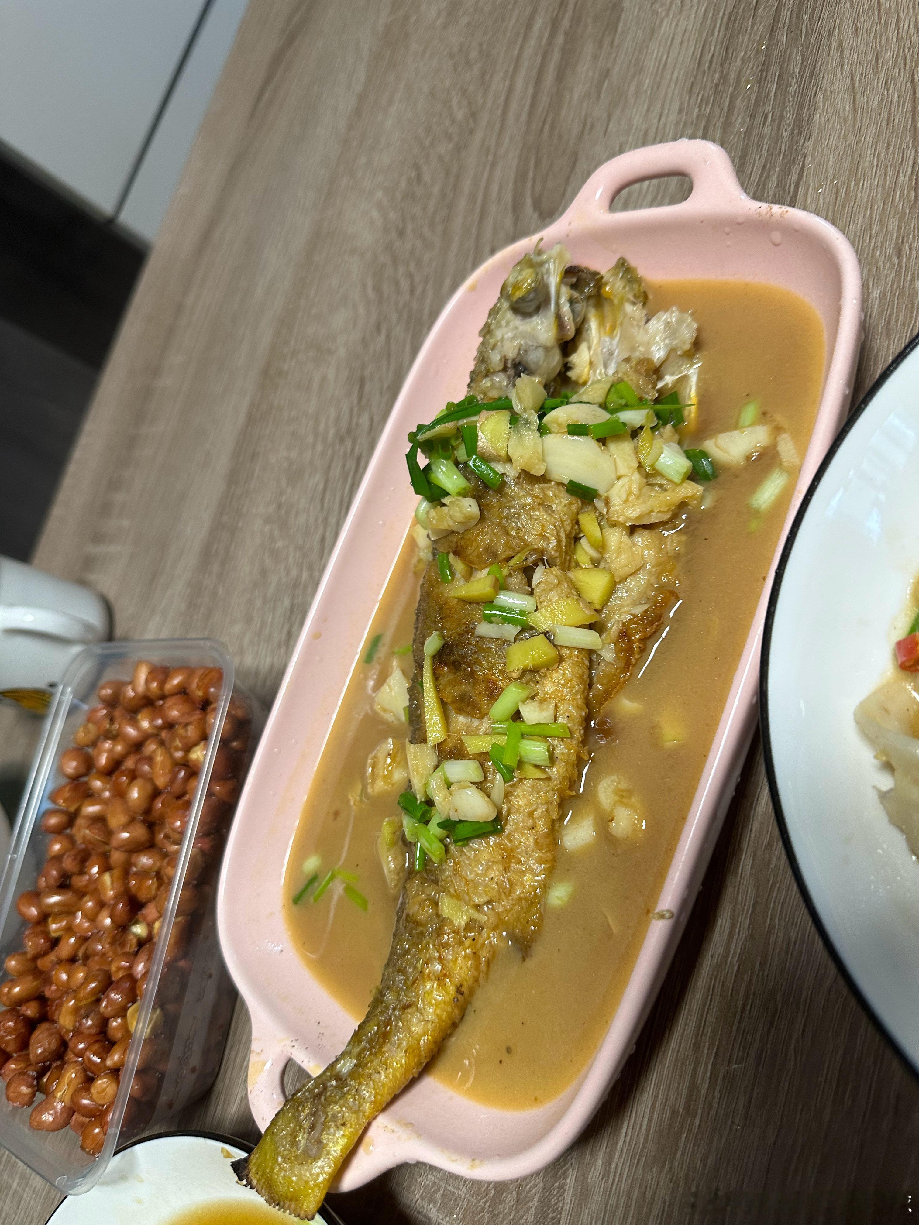 黄鱼、香肠、牛肉都是我爱吃的​​​