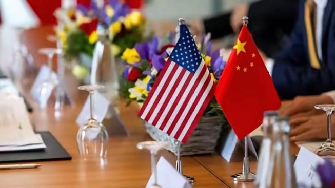 中美谈妥了?美国放弃对华加征100%关税,道理很简单,加不起,中方算准美国底牌出