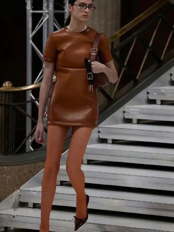 赵今麦这身和模特穿的，真的是同一套衣服吗？