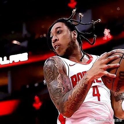 《关键调整来了！乌度卡用戴维森换下霍乐迪，奥科吉首发盘活全局》上一场比赛，乌度卡