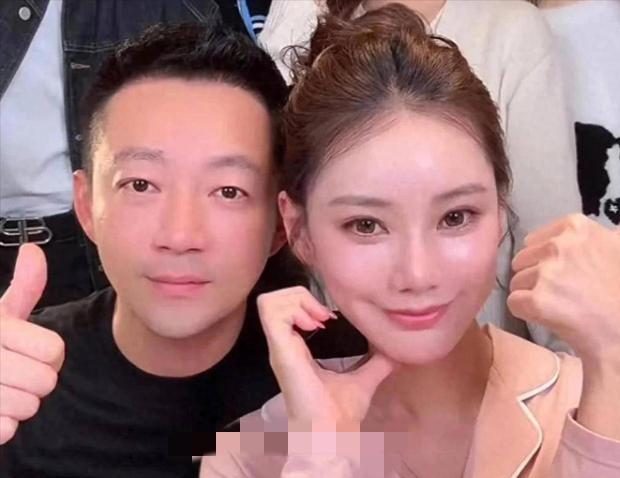 岁月终有温柔归宿，父子相伴为马筱梅庆生暖心出圈马筱梅全家福看过太多纷纷扰扰的