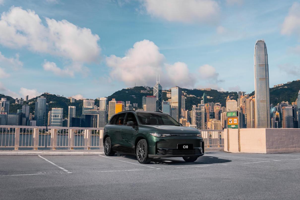 比亚迪宋UltraEV要来了，零跑C10慌不慌？最近比亚迪接连放大招，一