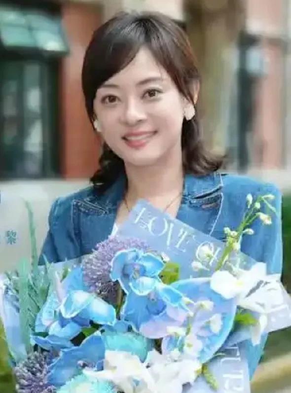 《蛮好的人生》胡曼黎还是回到了蓝盈！看来她对原公司情有独钟。毕竟她在这里工作了二