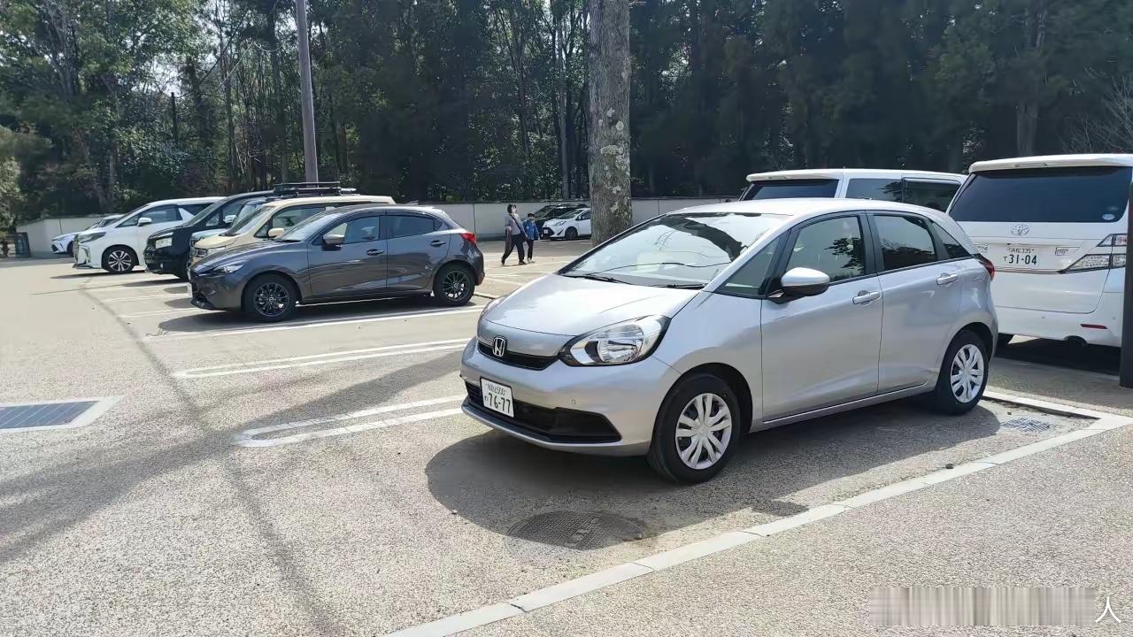 日本人喜欢开什么车？去日本看看在日本逛了不少地方，发觉日本人对小车情有独钟，各式