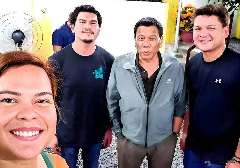 据菲律宾媒体报道，身处荷兰海牙的菲律宾前总统杜特尔特，经女儿莎拉.杜特尔特给菲律