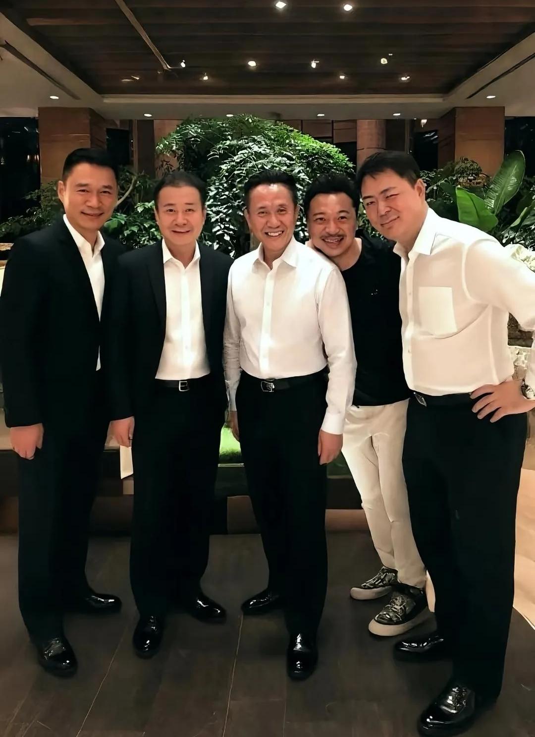 五位实力派硬汉同框：我一眼就认出了''武松''的扮演者丁海峰与穿着白衬衫的资深