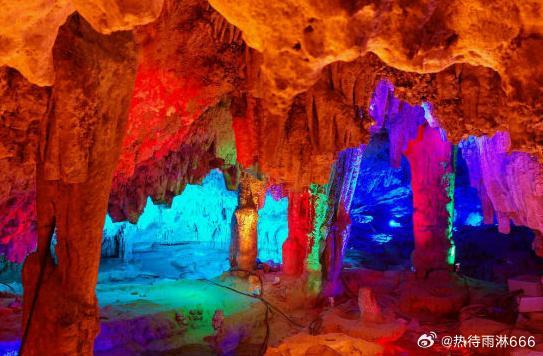 【柞水溶洞】柞水溶洞，象一群养在深闺人未知的村野秀姑，静静地隐藏在秦岭深处，乾佑