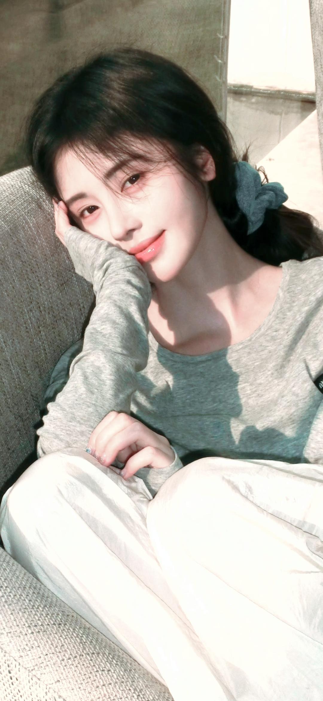 鞠婧祎。   女主光环