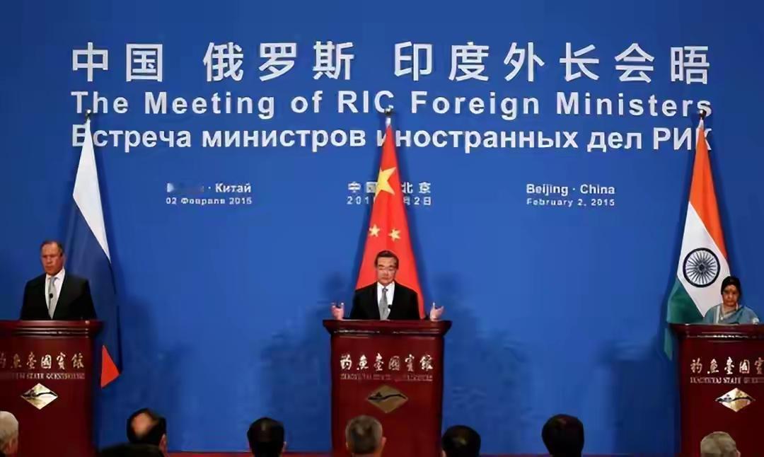 从此再无中俄印！中国正构建新“大三角战略”，印度看了都发慌！中俄印三边对话机