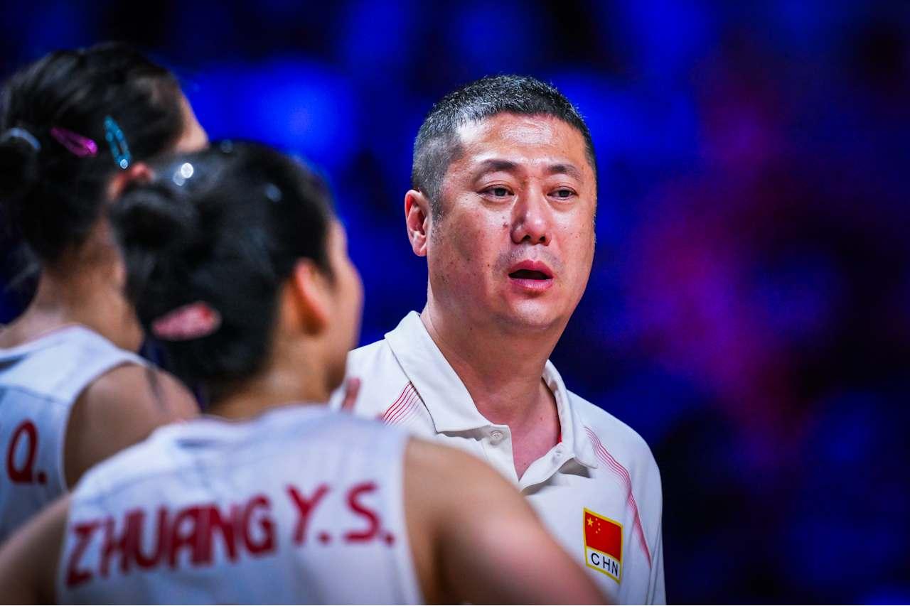 【中国女排对阵美国实现大赛五连杀】都以为中国女排淘汰赛遇到美国是背水一战！确