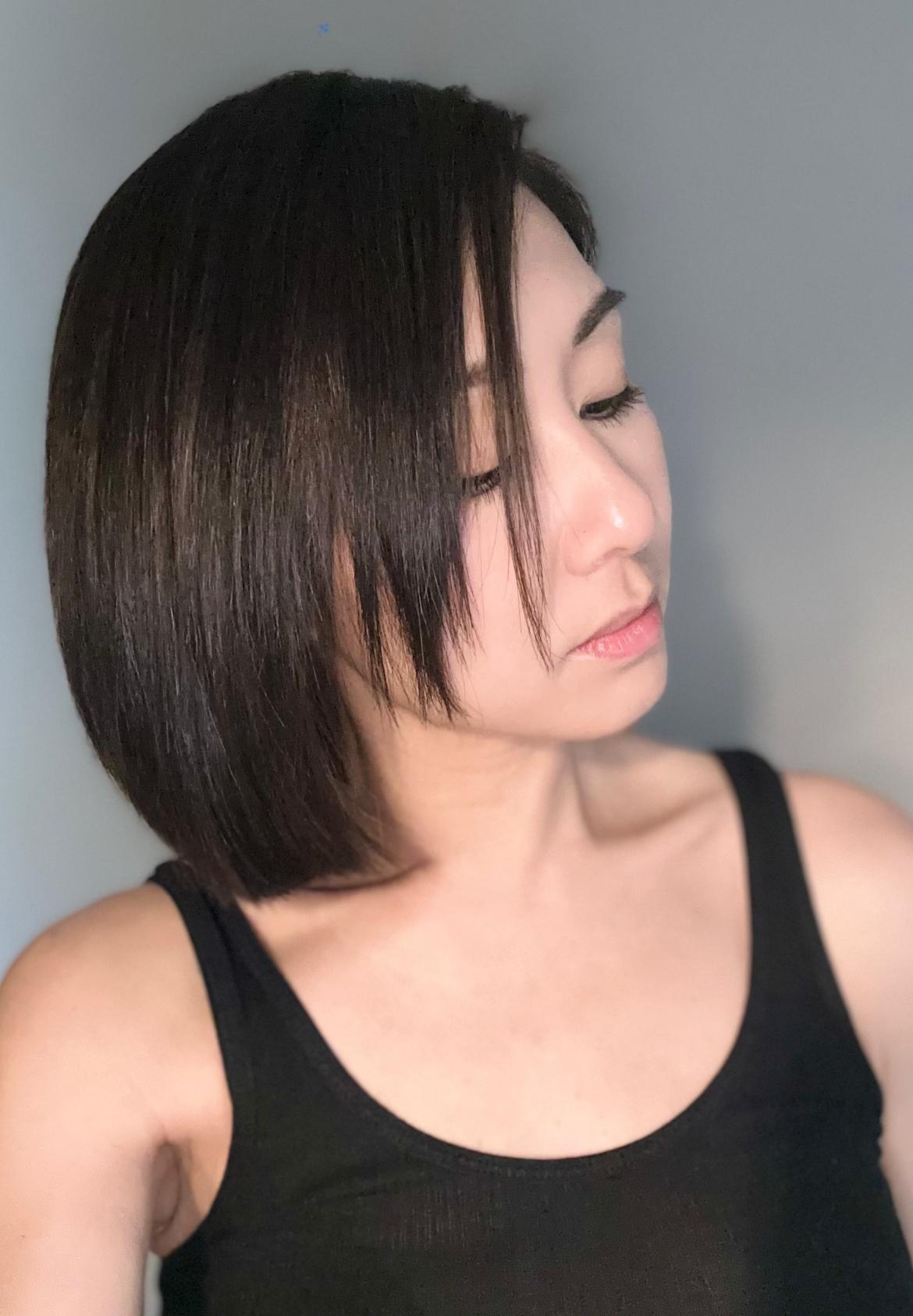 43岁胡定欣突然剪回短发，发文说要找回自己。原来胡定欣一直都不喜欢自己的长发lo