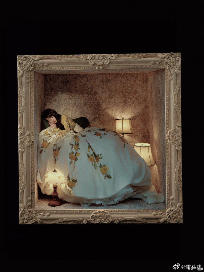 田曦薇油画少女风造型小田美！​​​