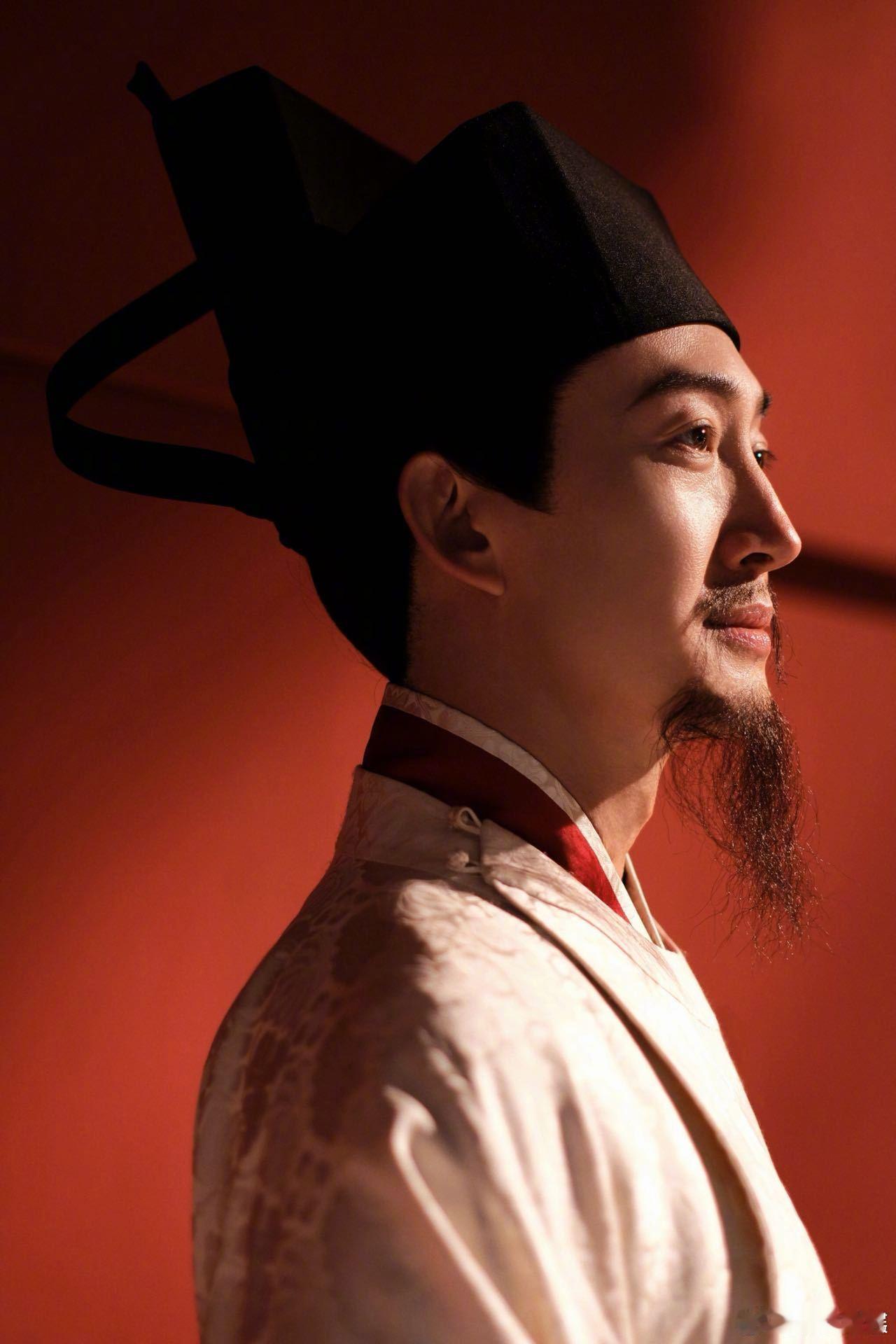 王阳古装新皮肤被的古装新皮肤惊艳到失语！和之前电视剧里的模样判若两人，这古装扮