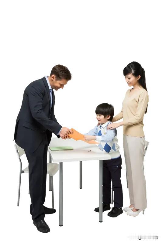 我认为现在的教育存在下列问题:一、家长的诉求与孩子自己的诉求严重脱节。孩子年