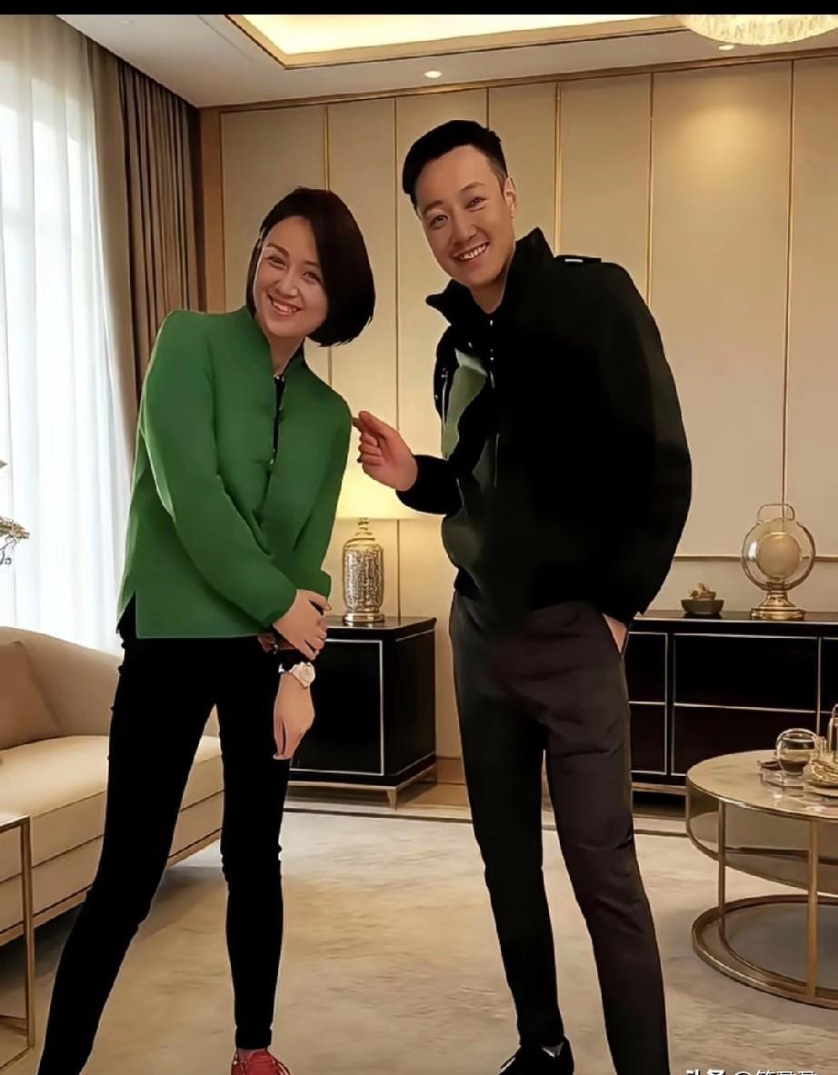 “辛柏青喝醉后一把搂住李乃文：兄弟，袁泉是我老婆，你小子别惦记！”——这哪是吃