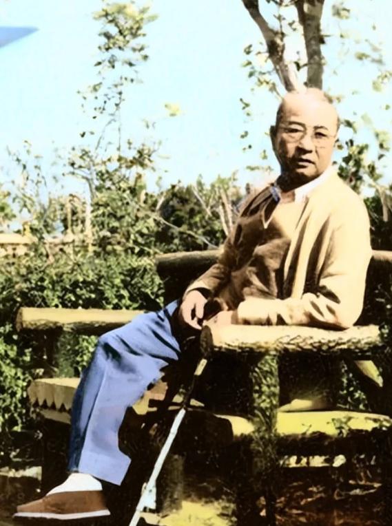 1961年2月，病重的陈赓大将在上海丁香花园留下人生最后影像。照片中，这位曾叱咤
