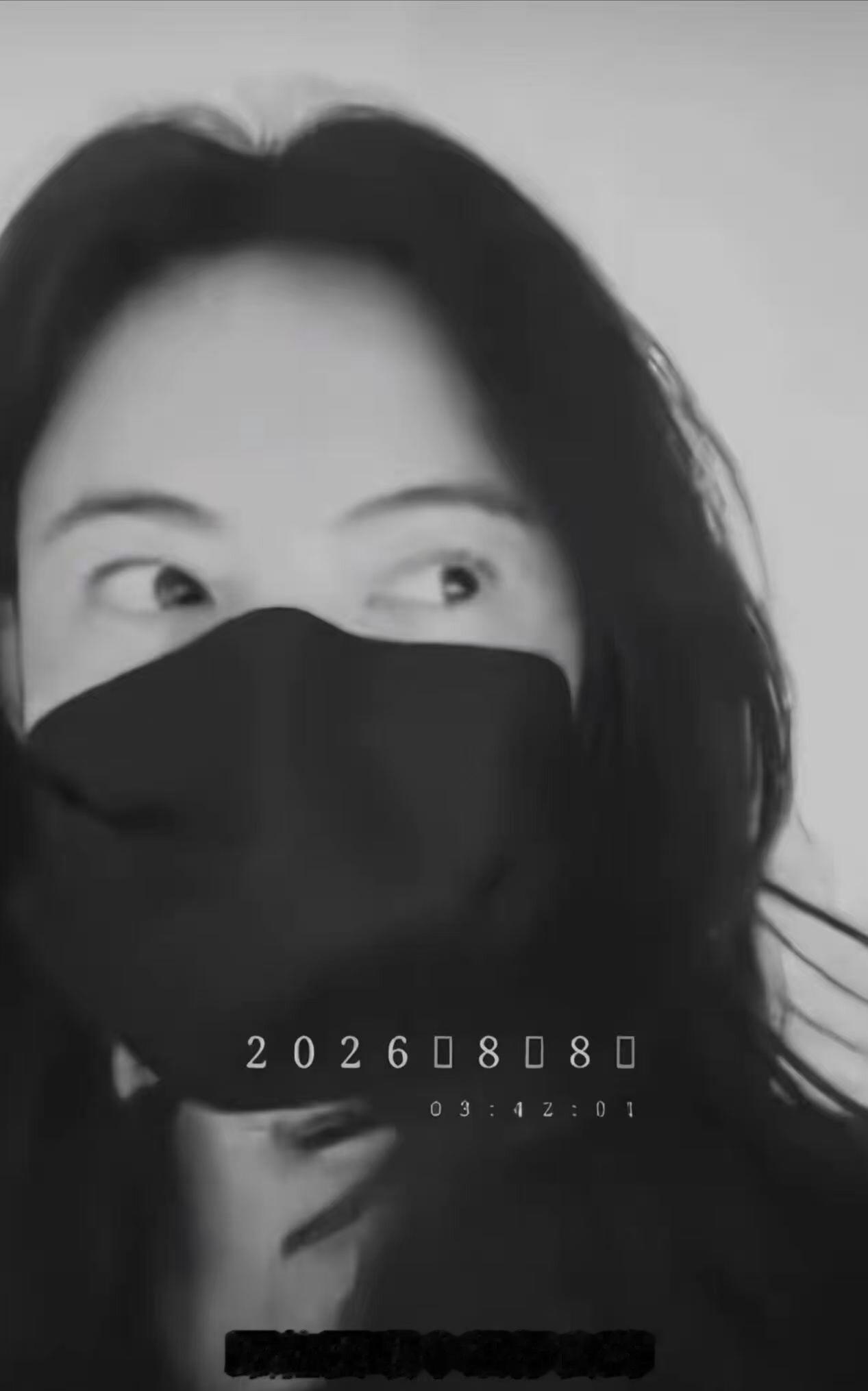 王菲这回选得明白！到底还是女儿亲。57岁生日没等谢霆锋，戴顶老王帽子坐车进云南，李嫣早几天就在李亚鹏