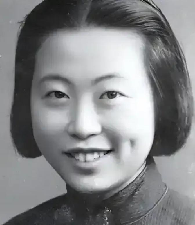 1948年岁末，西柏坡迎来了一位极为特殊的归乡人，三位党和人民的核心领导人，在百